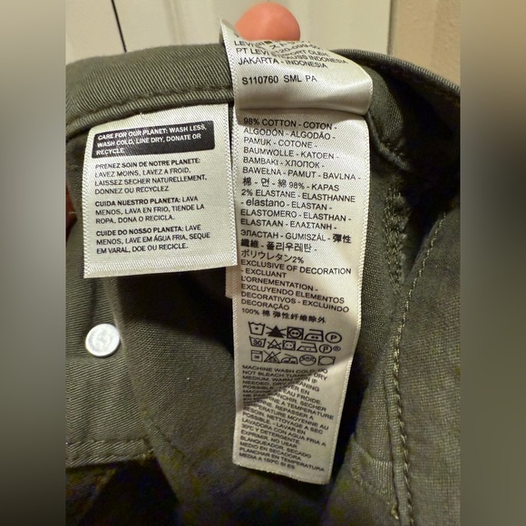 Levi’s Utility Women’s Pants in Olive Night Green , size 30 - Picture 2 of 13